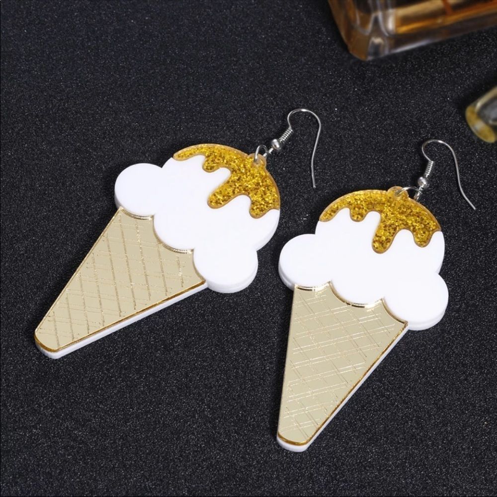Earrings Gold Ice Cream Cone - Picture 4 of 5